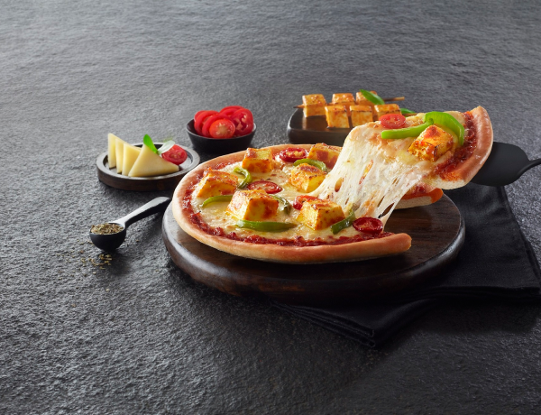 Tandoori Paneer Pizza